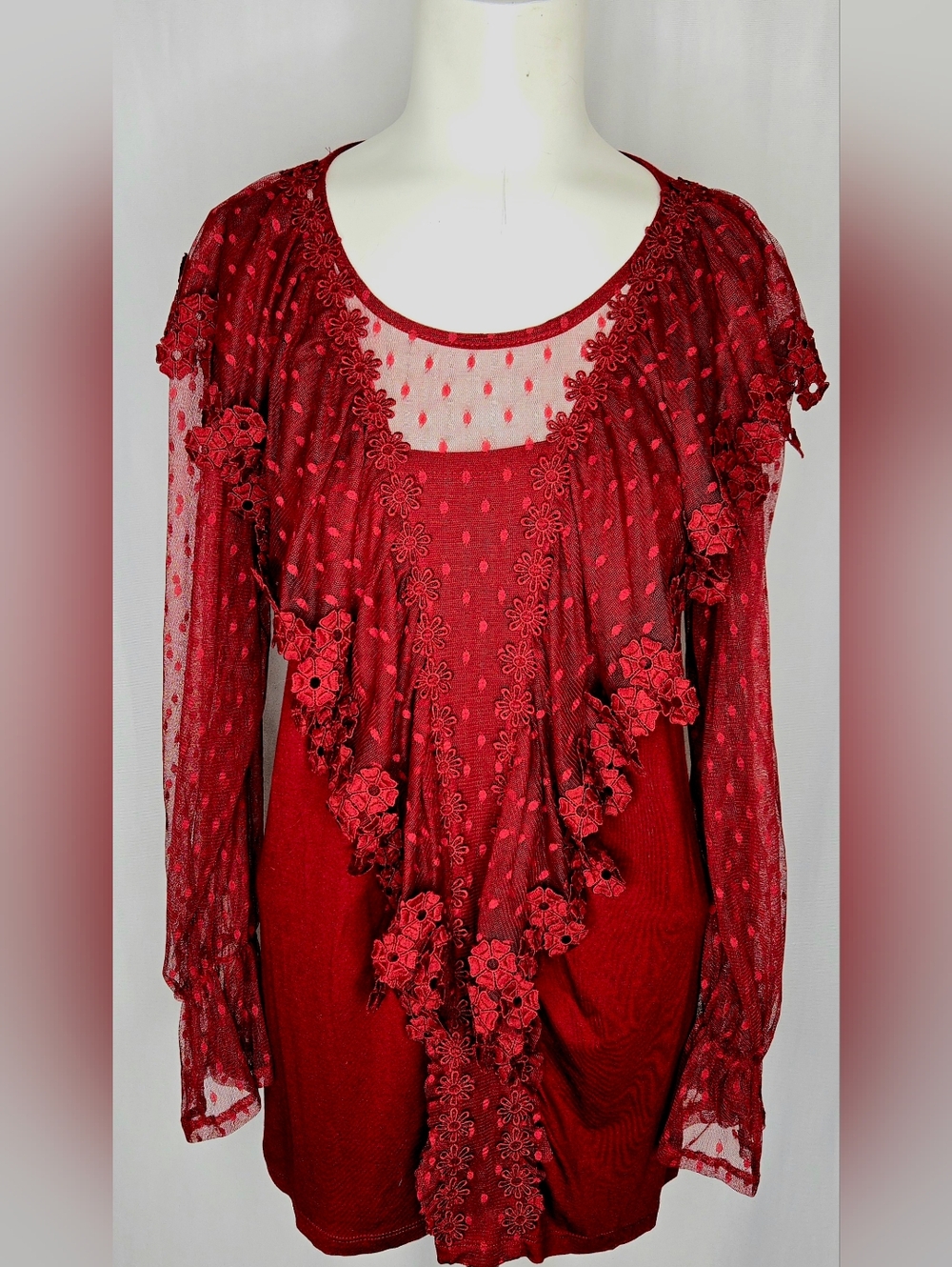 Kate & Mallory Victorian Romantic Burgundy 3D Applique Mesh Top L NWOT‎